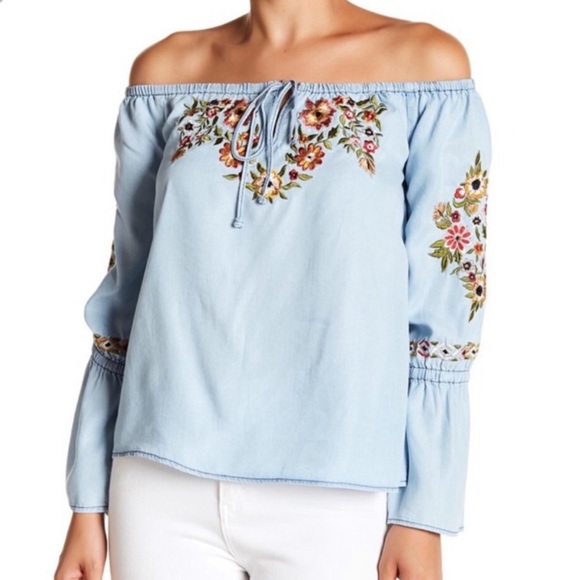 Cupcakes & Cashmere Off Shoulder Embroidery Top S - Picture 2 of 7